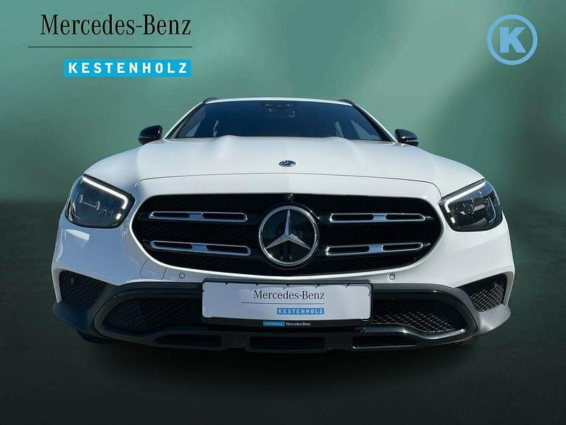 Gebraucht Mercedes E220 AMG 200 PS (147 kW) 2022 Unilack polarweiß Kombi
