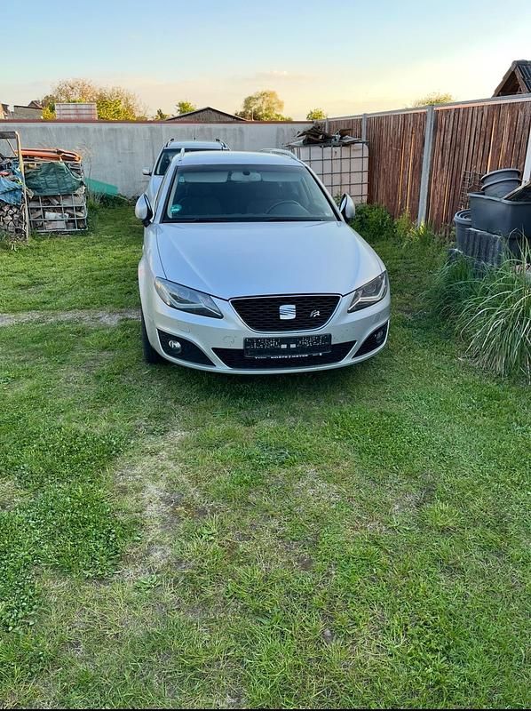 Silber Gebraucht 2013 Seat Exeo Kombi | 2.999 € (Fairer Preis) - Bild 1/4