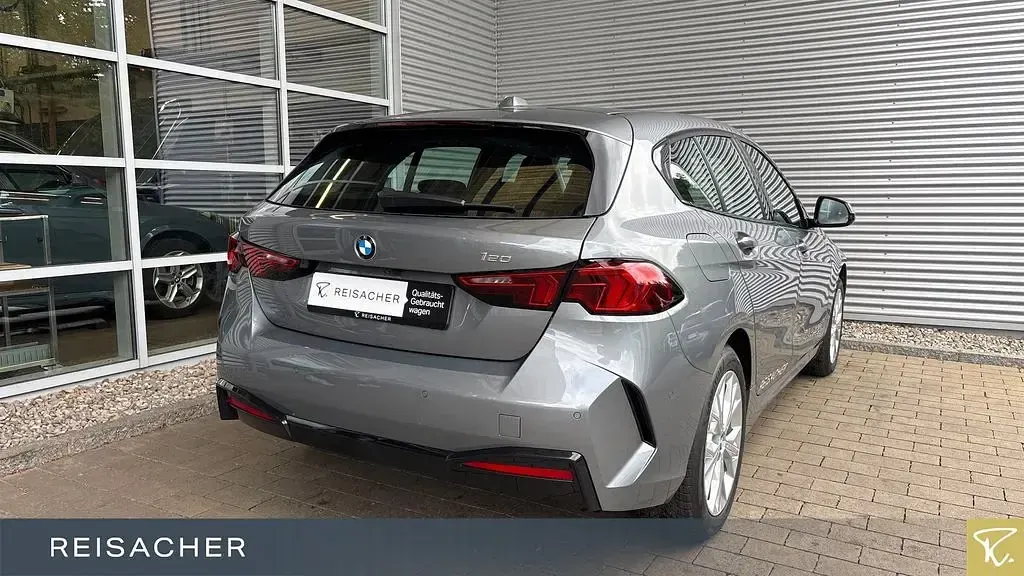 Gebraucht BMW 120 156 PS (114 kW) 2025 Grau Kleinwagen