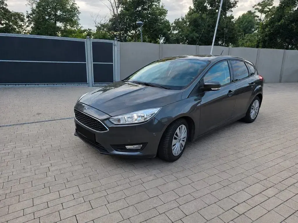 Gebraucht Ford Focus Titanium 125 PS (91 kW) 2015 Schwarz Kleinwagen