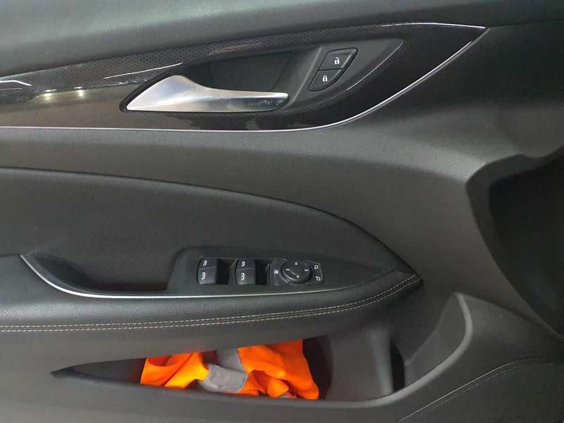 Gebraucht Opel Insignia Elegance 122 PS (89 kW) 2021 Onyx black metallic Kombi