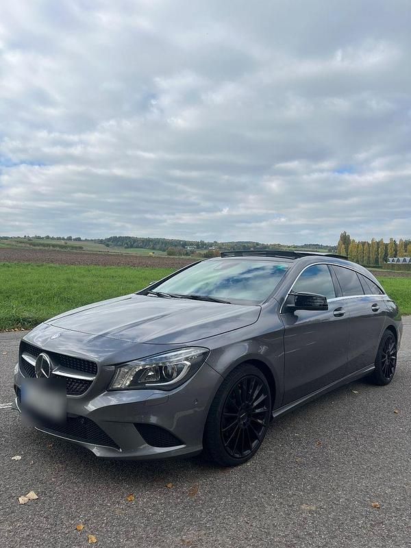 Gebraucht Mercedes CLA220 Shooting Brake Urban 177 PS (130 kW) 2015 Grau Kombi