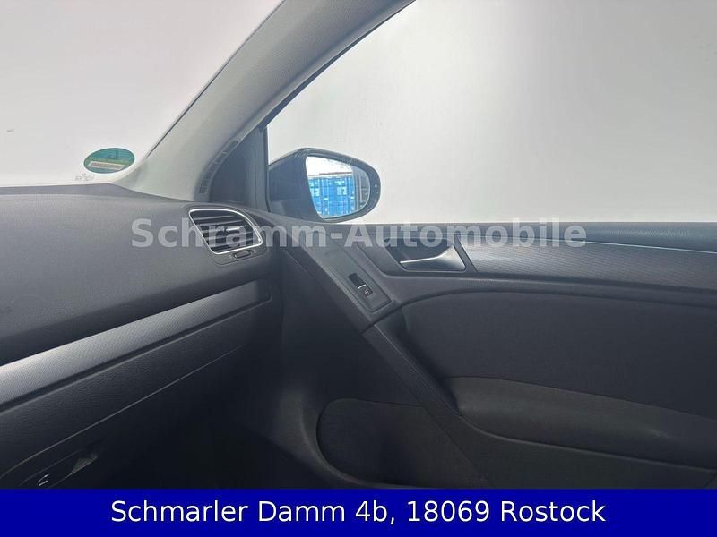 Gebraucht VW Golf VI Style 105 PS (77 kW) 2011 Weiß Kleinwagen