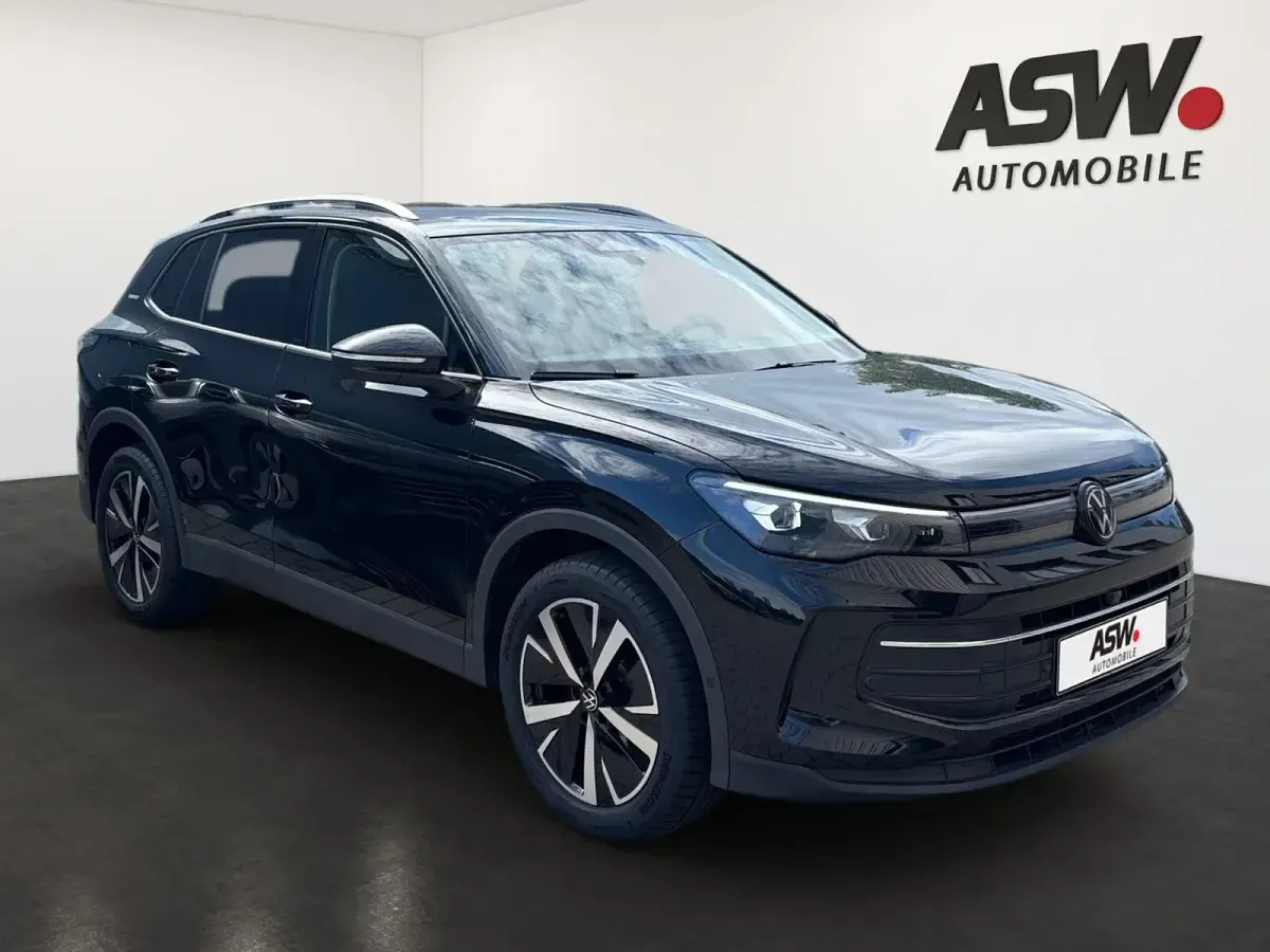 Neu VW Tiguan S 150 PS (110 kW) 2026 Grenadillschwarz metallic SUV