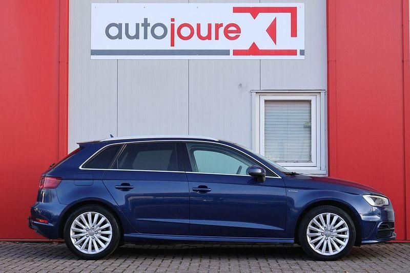 Gebraucht Audi e-tron Attraction 204 PS (150 kW) 2015 Blau SUV