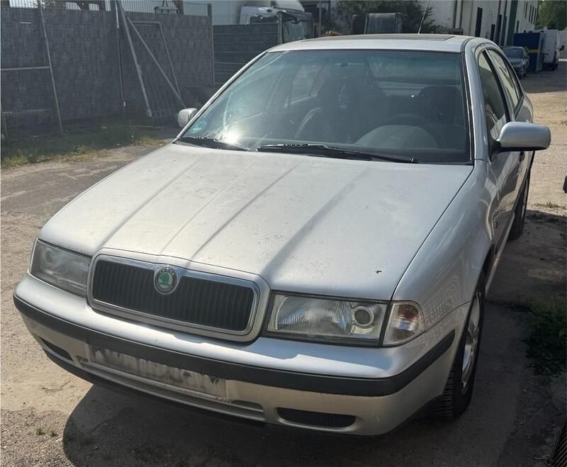 Silber Gebraucht 1999 Skoda Octavia Limousine | 500 € (Superpreis) - Bild 1/4