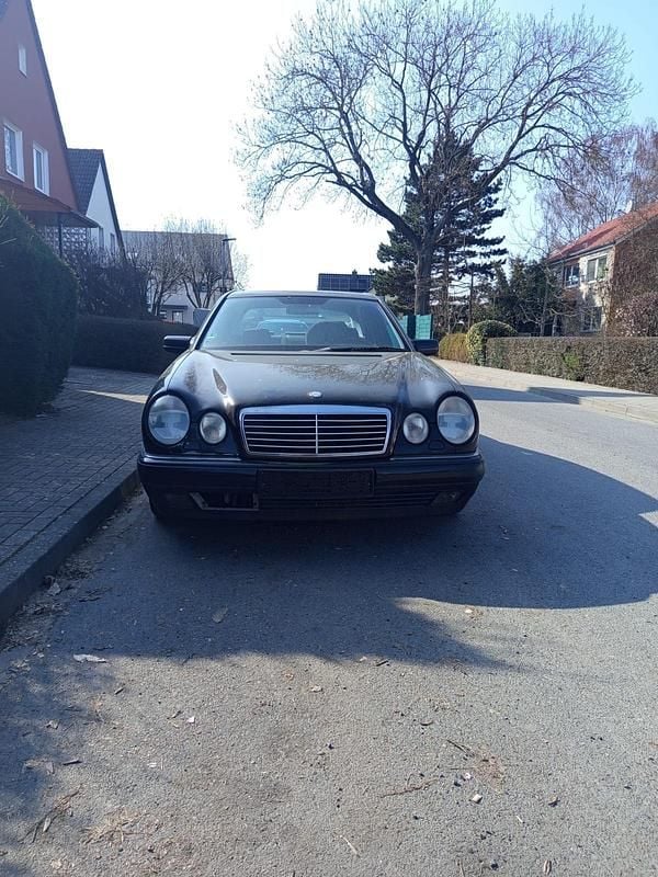 Gebraucht Mercedes E200 136 PS (100 kW) 1999 Limousine