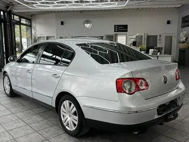 Gebraucht VW Passat Sportline 170 PS (125 kW) 2006 Reflex silver metallic Limousine
