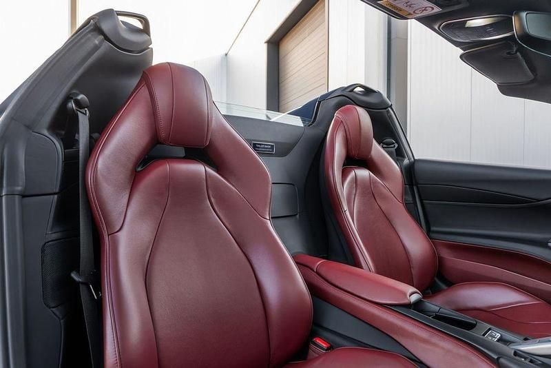 Second-hand Ferrari 812 799 CP (587 kW) 2023 Albastru Cabrio