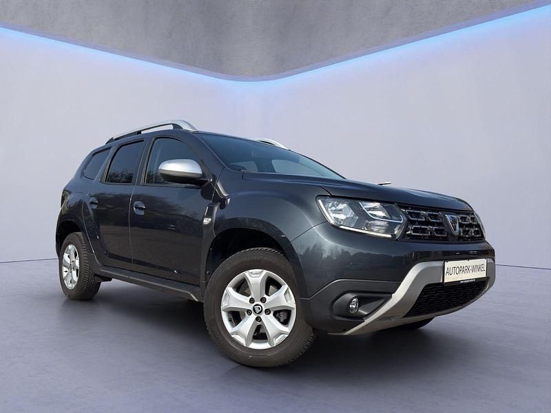 Gebraucht Dacia Duster Comfort 131 PS (96 kW) 2016 Grau SUV