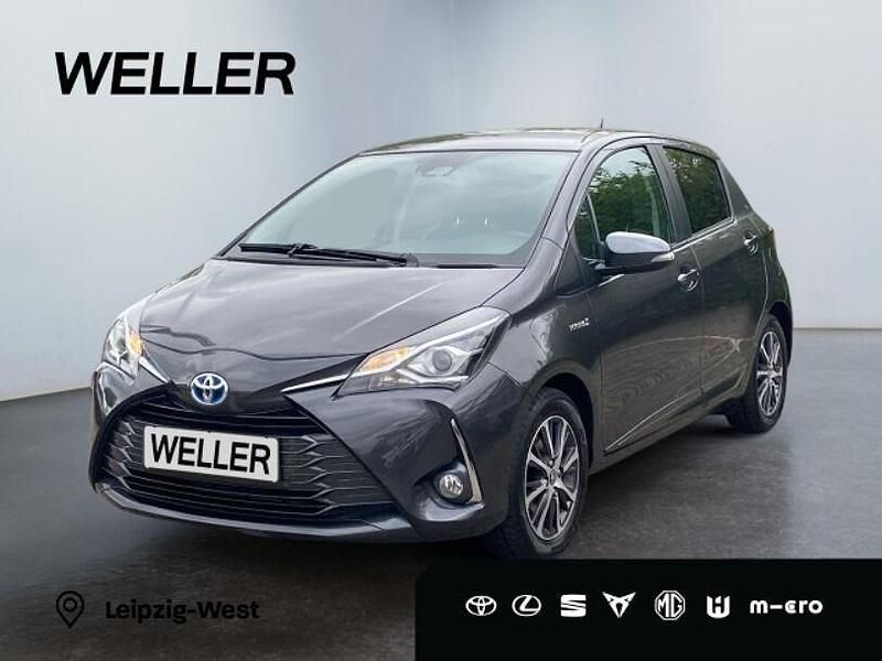 Grau Gebraucht 2019 Toyota Yaris Hybrid Club Kleinwagen | 14.990 € (Fairer Preis) - Bild 1/3
