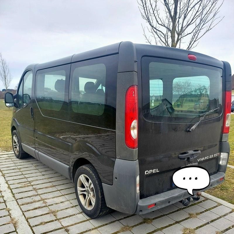 Gebraucht Opel Vivaro 145 PS (106 kW) 2009 Schwarz Van / Kleinbus