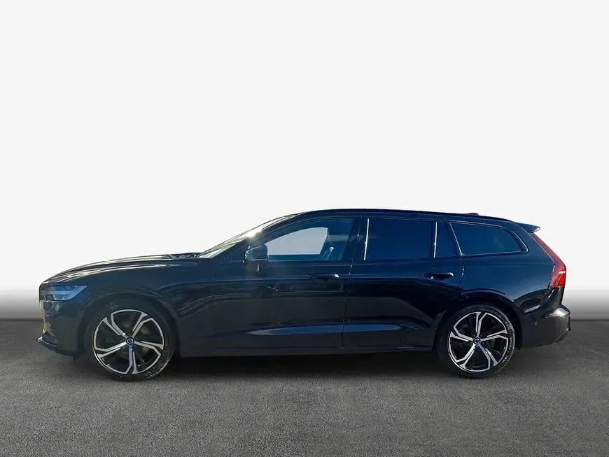 Gebraucht Volvo V60 Plus 197 PS (144 kW) 2025 Schwarz Kombi