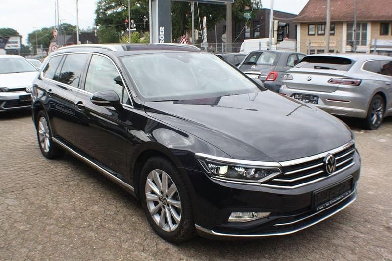 Gebraucht VW Passat Elegance 150 PS (110 kW) 2024 Schwarz Kombi