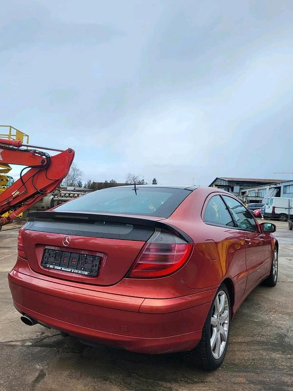 Gebraucht Mercedes C230 192 PS (141 kW) 2002 Rot Coupé