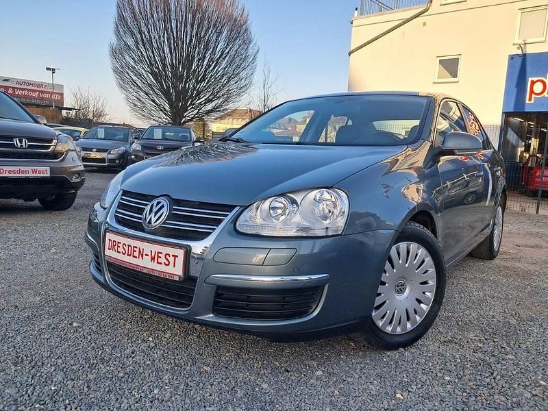 Gebraucht VW Jetta Comfortline 122 PS (89 kW) 2009 Grün Limousine