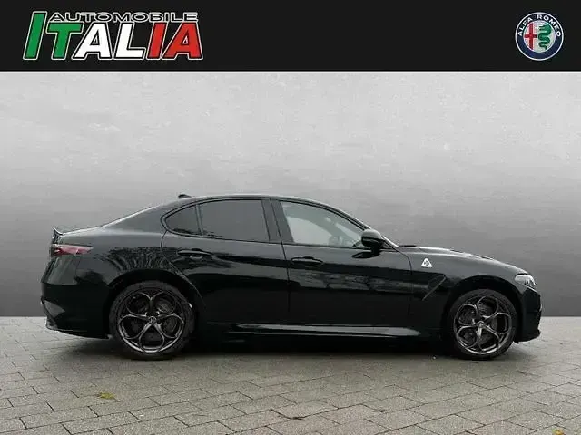 Gebraucht Alfa Romeo Giulia Quadrifoglio 520 PS (382 kW) 2024 Schwarz (nero alfa) Limousine