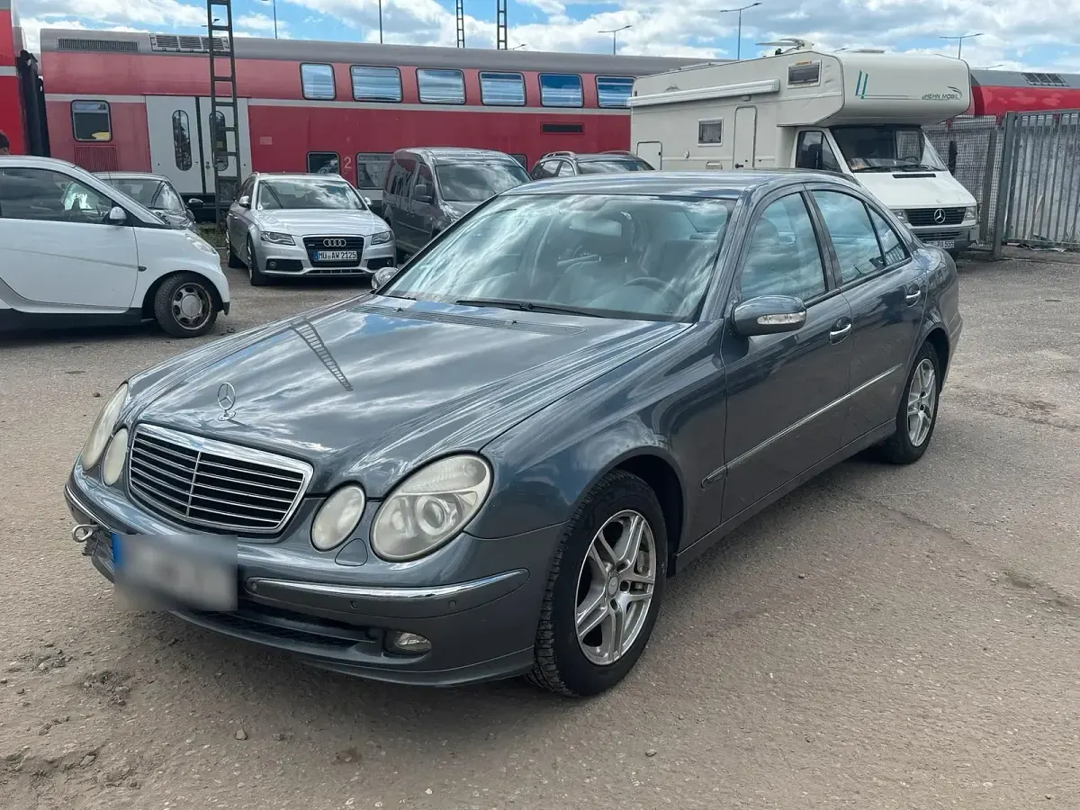 Gebraucht Mercedes E280 190 PS (139 kW) 2006 Blau Limousine