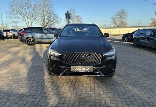 Neu Volvo XC60 Plus 250 PS (183 kW) 2025 Schwarz SUV