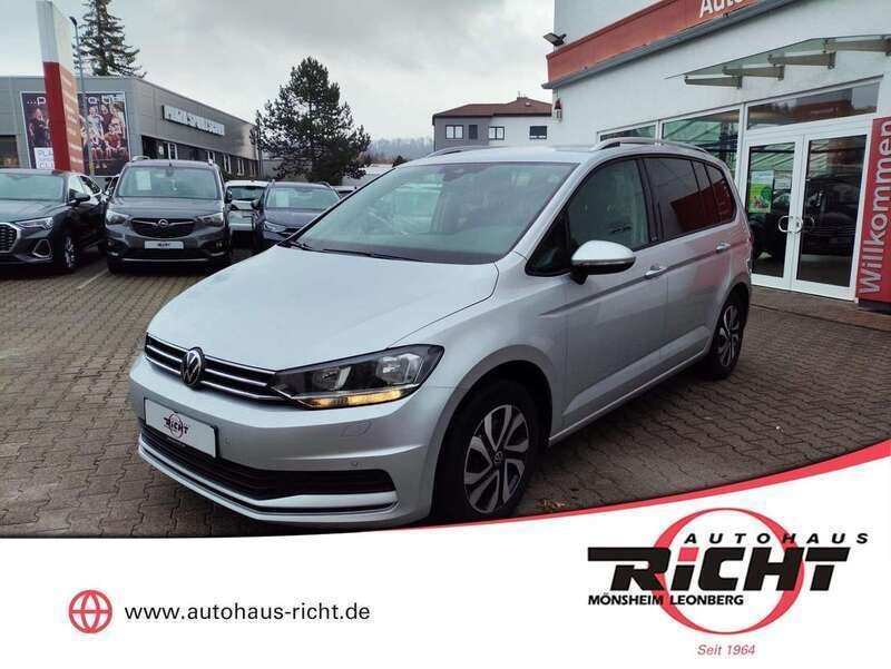 Silber Gebraucht 2022 VW Touran Active Van / Kleinbus | 21.890 € (Superpreis) - Bild 1/4