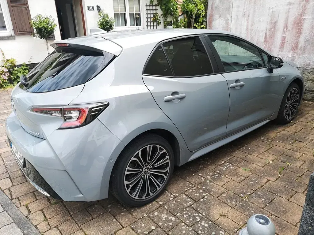 Gebraucht Toyota Corolla Team 152 PS (111 kW) 2019 Grau Limousine