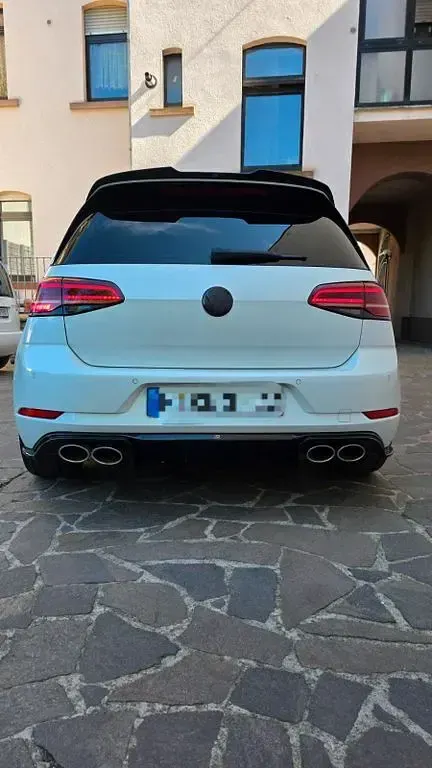 Second-hand VW Golf VII Design 184 CP (135 kW) 2017 Alb Berlinǎ