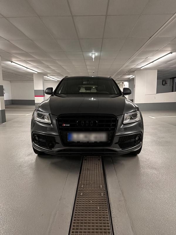 Grau Gebraucht 2016 Audi SQ5 Competition SUV | 21.900 € (Guter Preis) - Bild 1/4