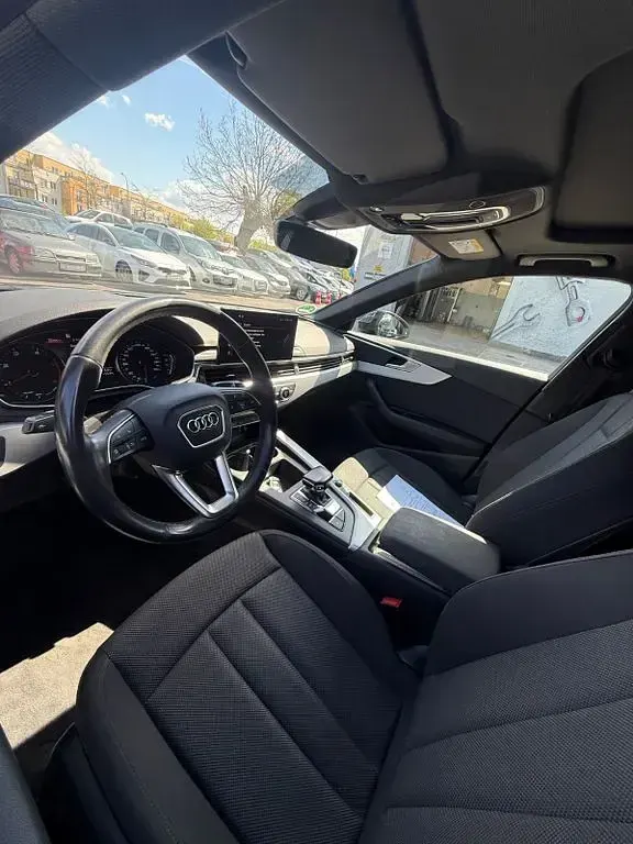 Gebraucht Audi A4 Advanced 163 PS (119 kW) 2021 Schwarz Kombi