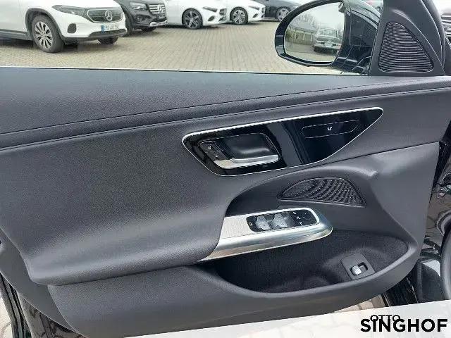 Gebraucht Mercedes E200 Avantgarde 204 PS (150 kW) 2023 Schwarz Kombi