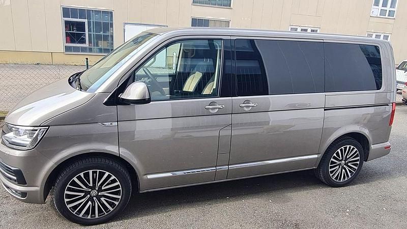 Usado VW Multivan 199 HP (146 kW) 2019 Bege Monovolume