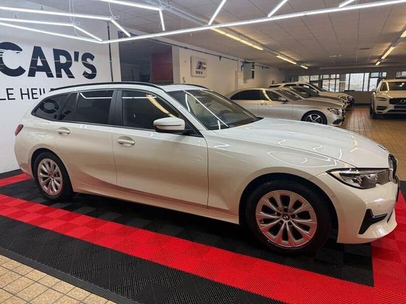 Gebraucht BMW 320 Performance 190 PS (139 kW) 2021 Weiß Limousine