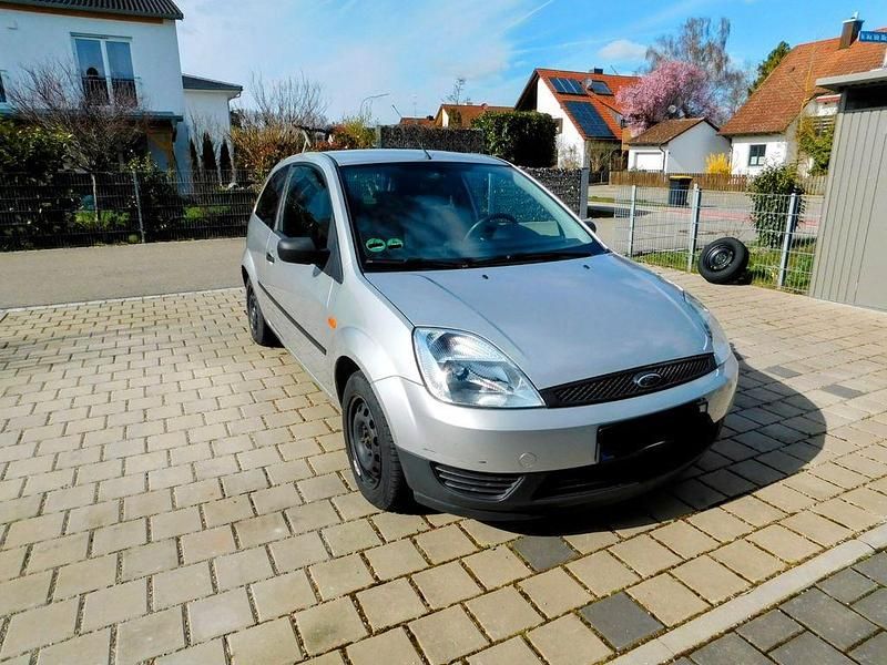 Silber Gebraucht 2004 Ford Fiesta Limousine | 1.350 € (Guter Preis) - Bild 1/4