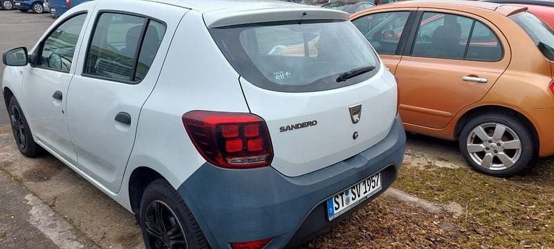 Gebraucht Dacia Sandero 73 PS (53 kW) 2018 Weiß Limousine