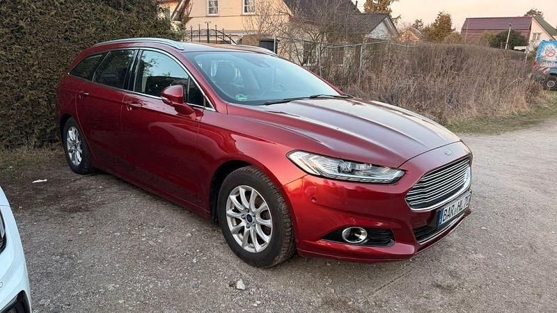 Gebraucht Ford Mondeo Titanium 241 PS (177 kW) 2015 Rot Limousine