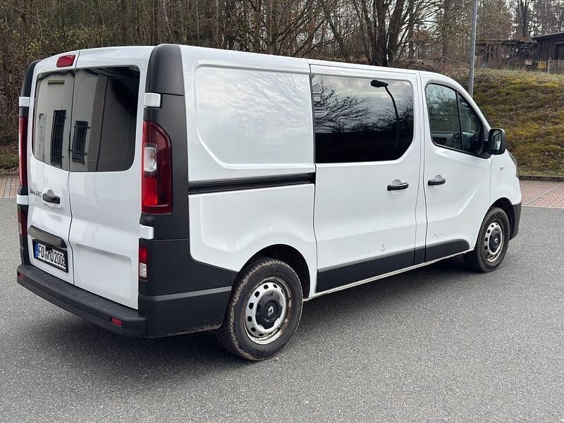 Gebraucht Renault Trafic 120 PS (88 kW) 2015 Weiß Van / Kleinbus