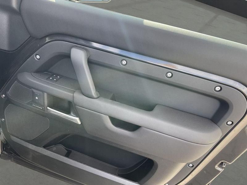 Gebraucht Land Rover Defender SE Dynamic 300 PS (220 kW) 2025 Grau SUV