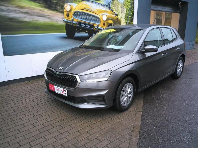 Gebraucht Skoda Fabia Ambition 110 PS (80 kW) 2022 Grau Limousine