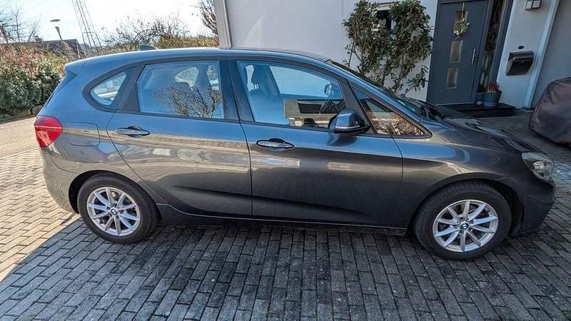 Gebraucht BMW 216 Active Tourer Advantage 116 PS (85 kW) 2015 Schwarz Van / Kleinbus