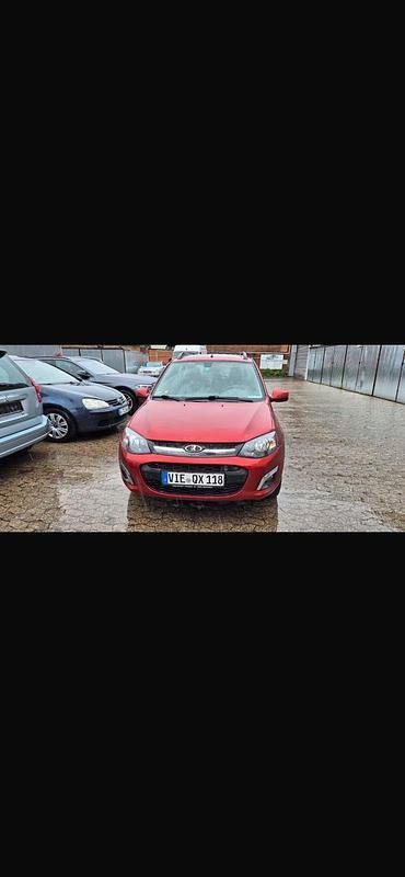 Andere außenfarben Gebraucht 2018 Lada Kalina Kleinwagen | 3.890 € (Fairer Preis) - Bild 1/4