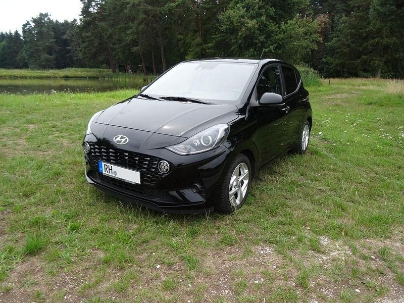 Schwarz Gebraucht 2021 Hyundai i10 Edition 30 Kleinwagen | 11.790 € (Fairer Preis) - Bild 1/4