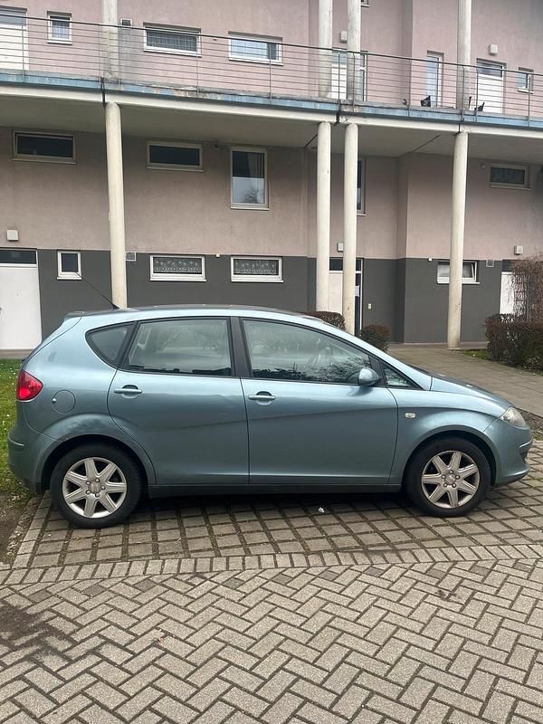 Gebraucht Seat Altea 102 PS (75 kW) 2007 Blau Kleinwagen