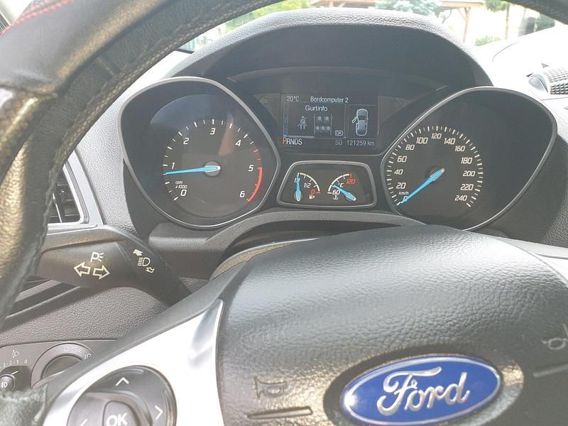 Gebraucht Ford Kuga 110 PS (80 kW) 2015 Silber SUV