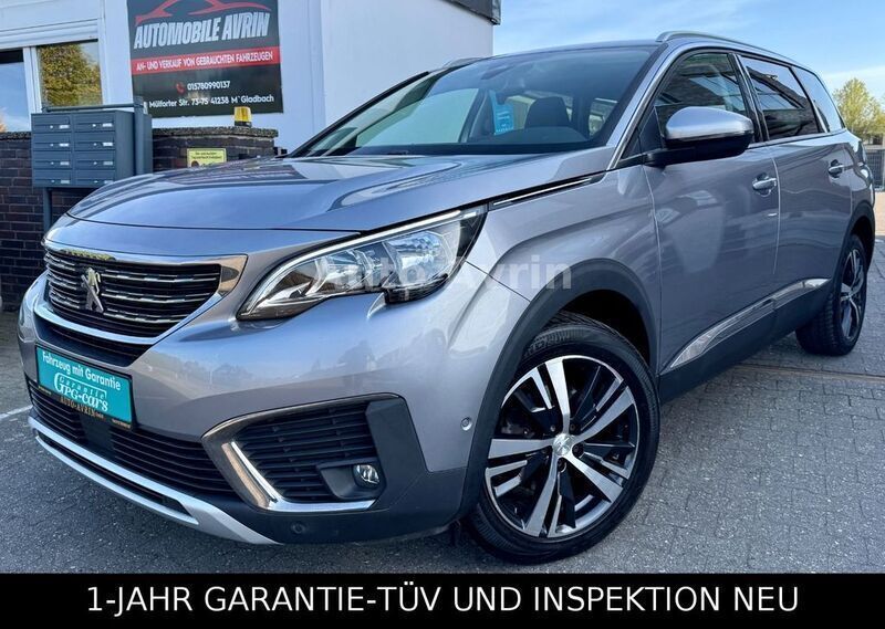 Grau Gebraucht 2017 Peugeot 5008 Allure Van / Kleinbus | 16.799 € (Fairer Preis) - Bild 1/4