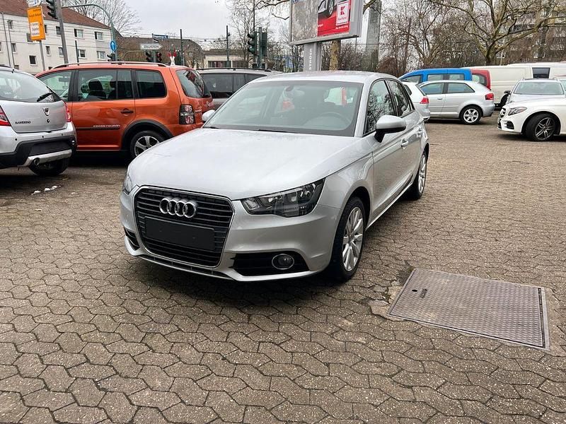 Gebraucht Audi A1 Sportback Attraction 86 PS (63 kW) 2013 Silber Kleinwagen