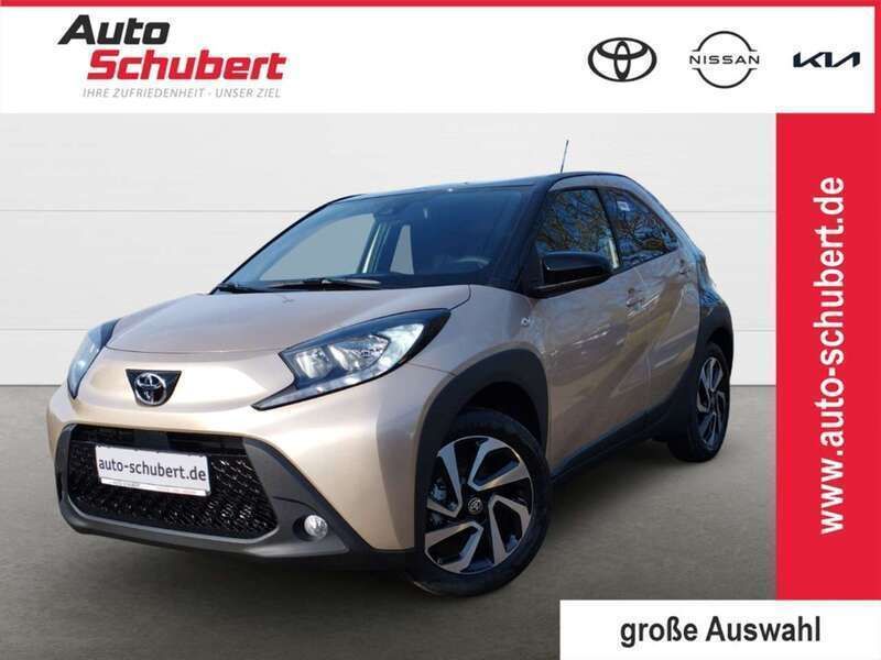 4u9)/ black mica (209) (beige Neu 2025 Toyota Aygo Kleinwagen | 18.240 € - Bild 1/3
