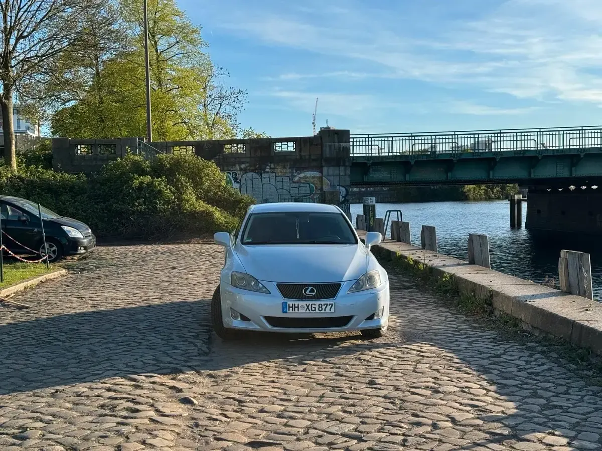 Second-hand Lexus IS250 208 CP (152 kW) 2006 Alb Berlinǎ