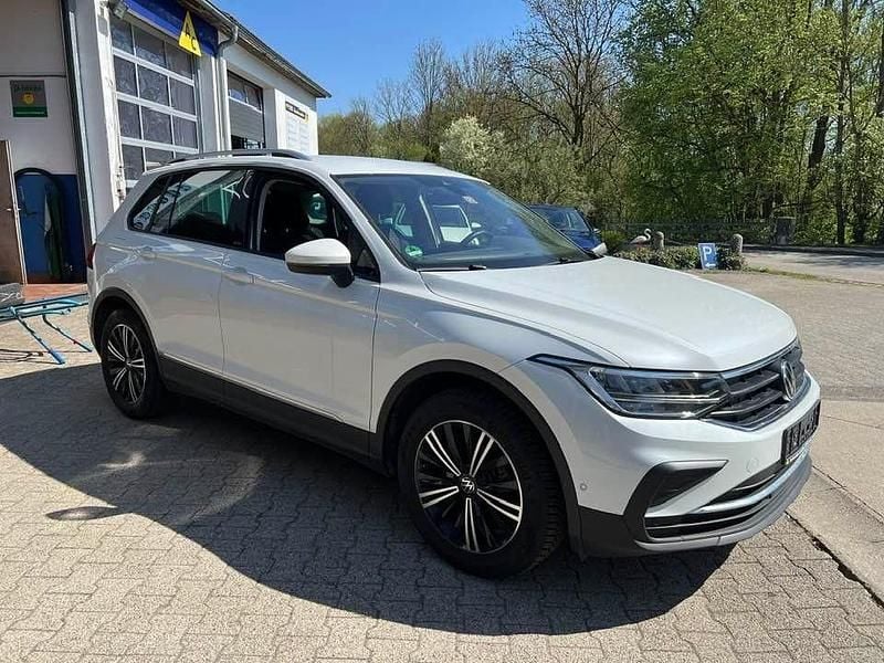 Gebraucht VW Tiguan Active 150 PS (110 kW) 2023 Weiß SUV
