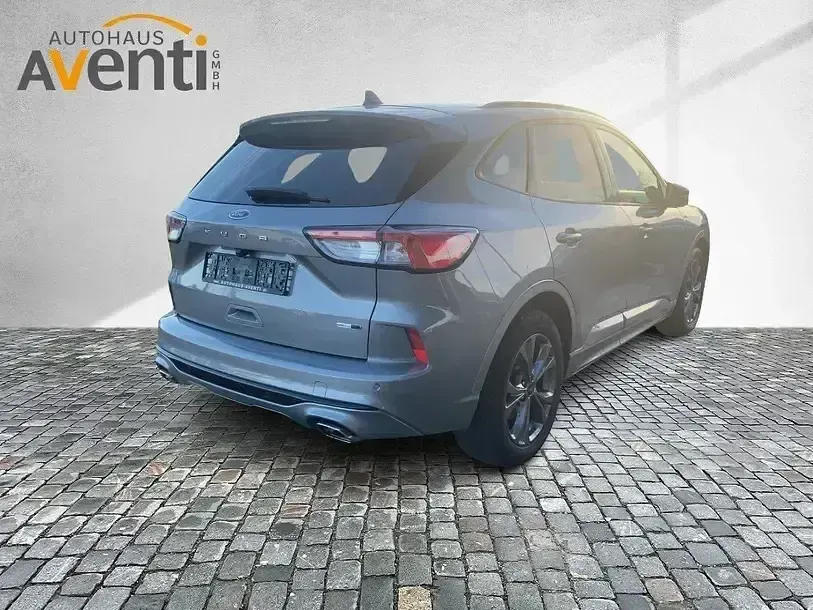 Używany Ford Kuga ST-Line 150 KM (110 kW) 2022 Srebrny SUV