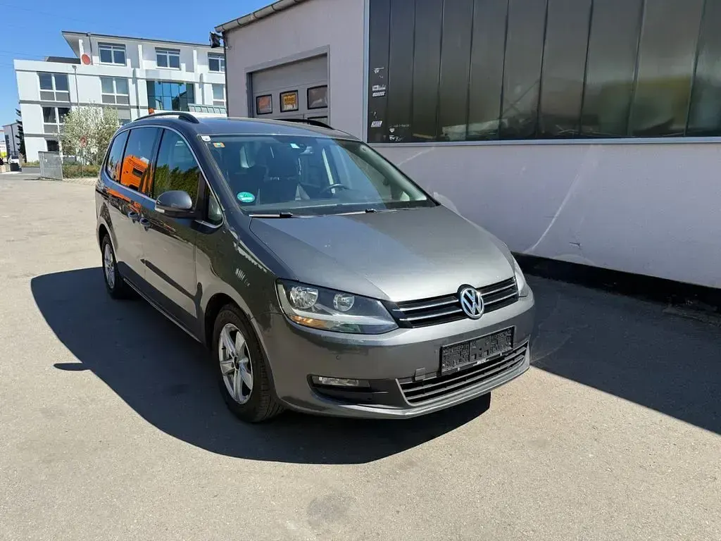 Gebraucht VW Sharan Comfortline 140 PS (102 kW) 2012 Grau Van / Kleinbus