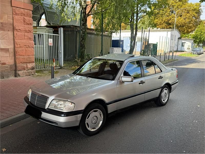 Silber Gebraucht 1996 Mercedes C180 Classic Limousine | 2.500 € (Guter Preis) - Bild 1/4